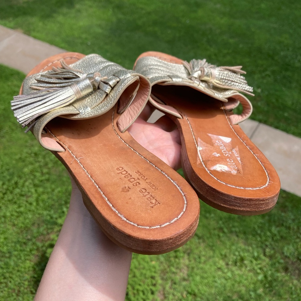 Kate Spade Coby Sandals Slides Metallic Light Gold Pebbled Leather Fringe Tassel - Picture 13 of 15